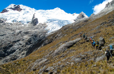 Hiking into Yanapaqcha