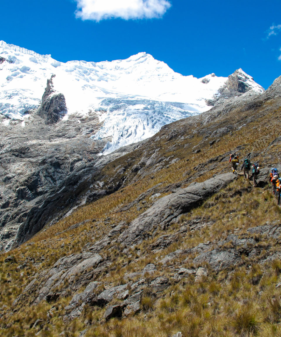 Hiking into Yanapaqcha