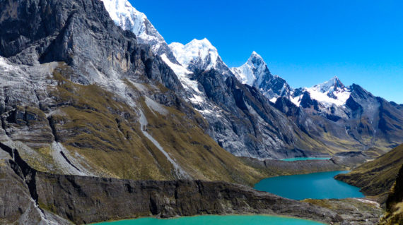 The famous three-colored lakes